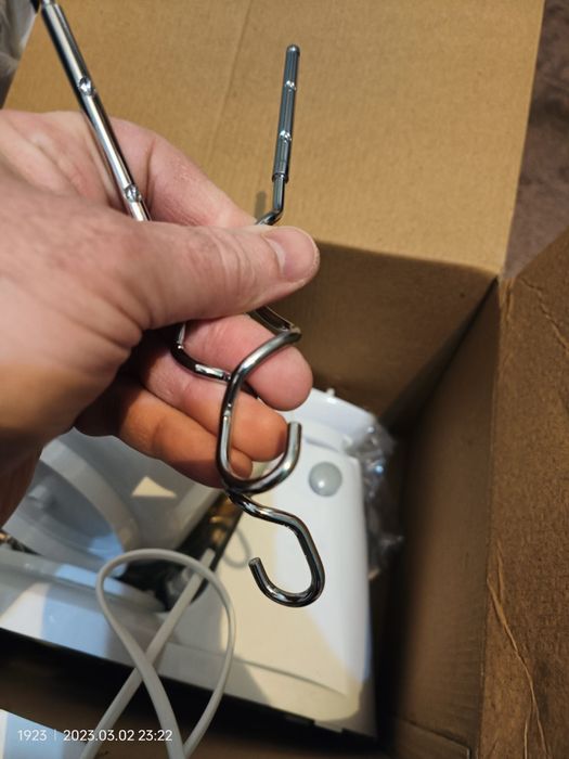 Mixer cu bol rotativ