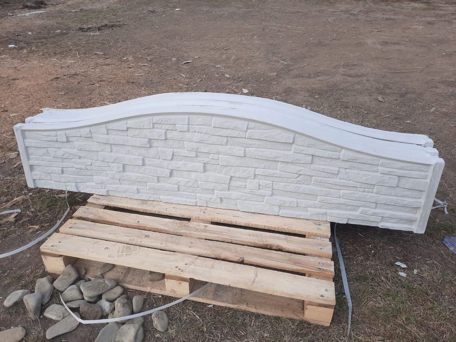 Gard din placi de beton