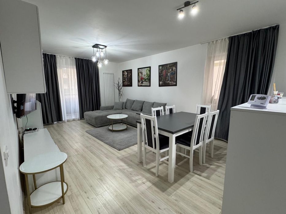 Vand apartament la 3 minute de Mall Coresi !