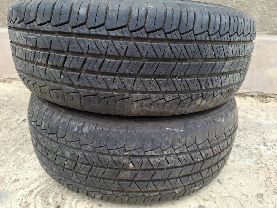 O Janta si doua anvelope Duster 215 65 R16 rezerva