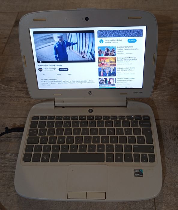 Laptop HP mini 10 inchi