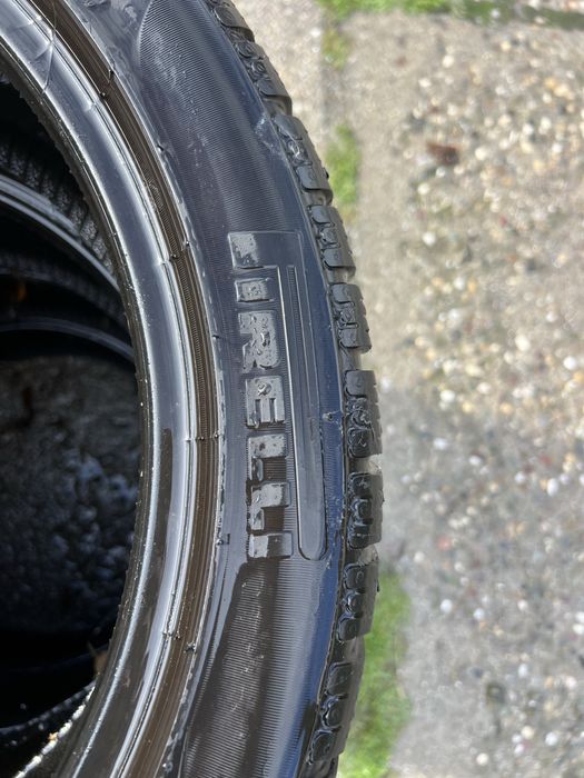 Зимни гуми 215/45/18 Pirelli DOT 19 .