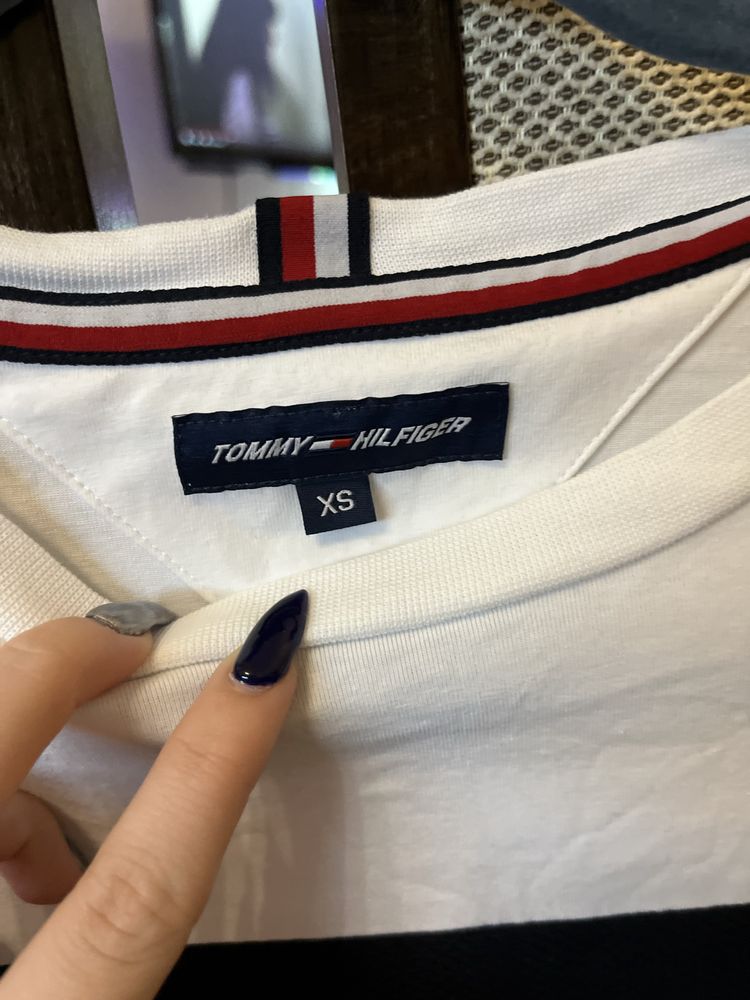 Тениски на Tommy Hilfiger