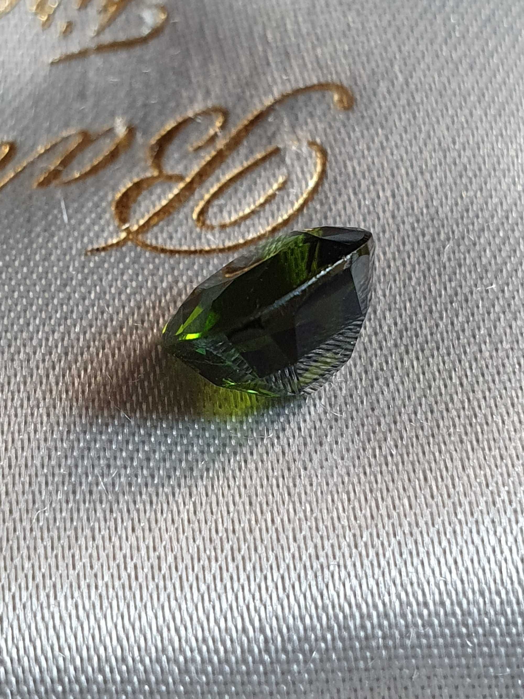 Pietre pretioase - Turmalina naturala verde 2.25ct