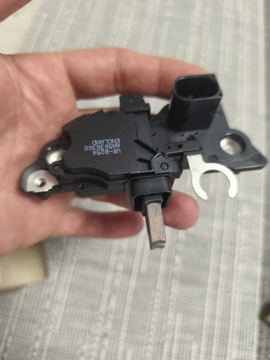 Releu regulator tensiune/ cărbuni alternator vw golf 4 1.4 16v