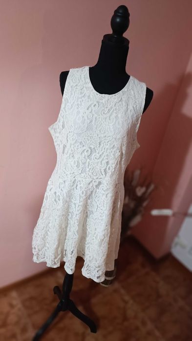 Rochie albă din dantelă – H&M