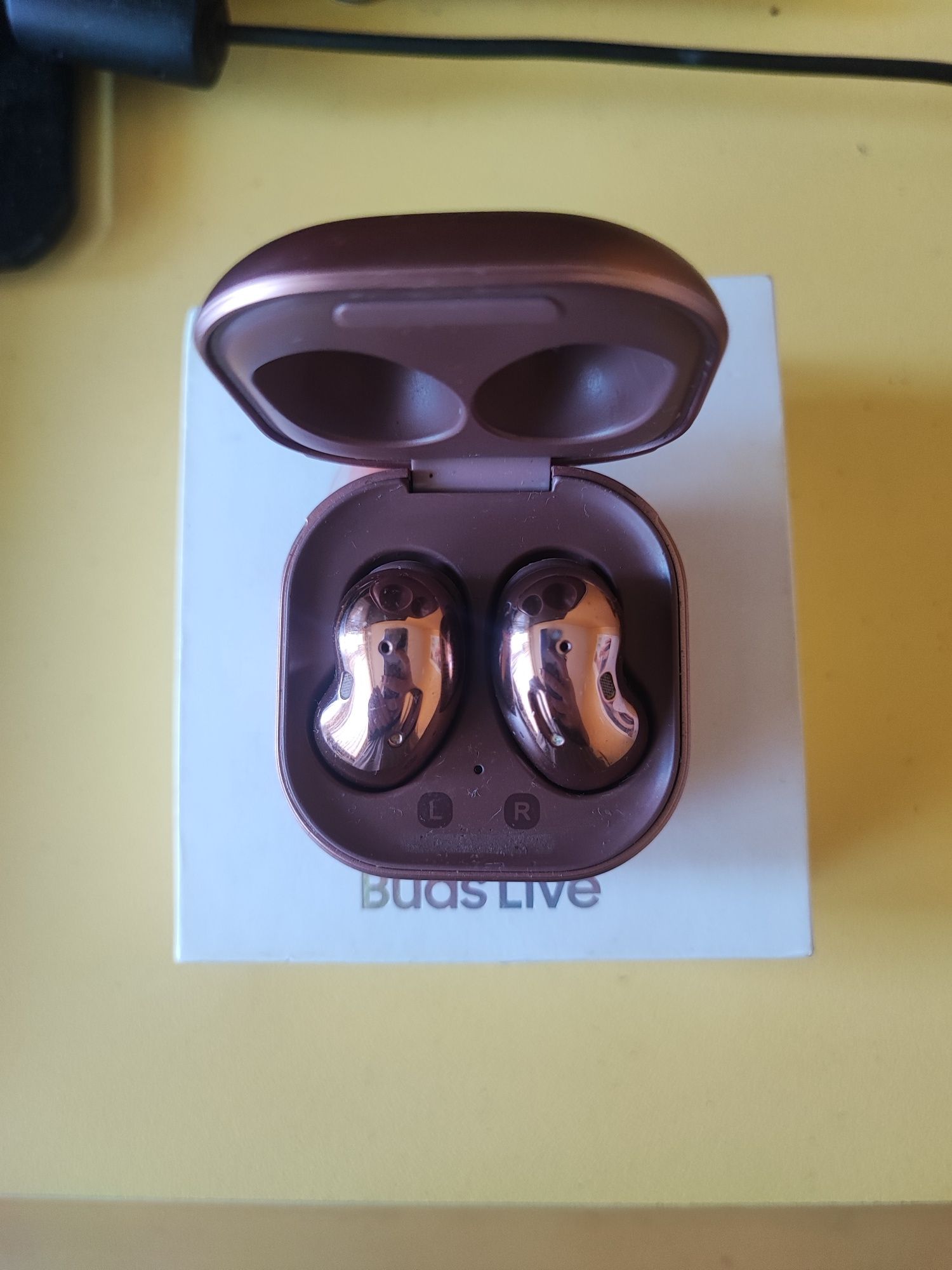 Bluetooth слушалки Samsung Galaxy Buds Live