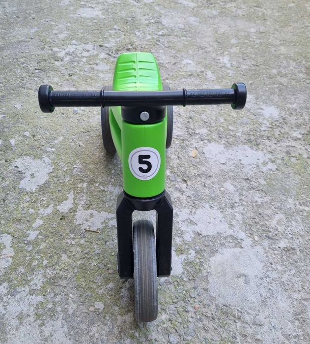 Bicicletă copii Funny Wheels – reglabilă, ușoară și rezistentă