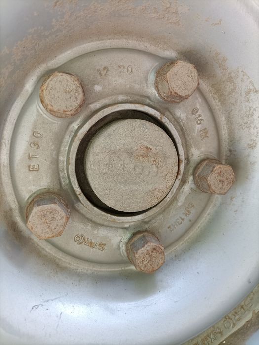 Remorcă platformă, se conduce cu categoria, accept schimb...