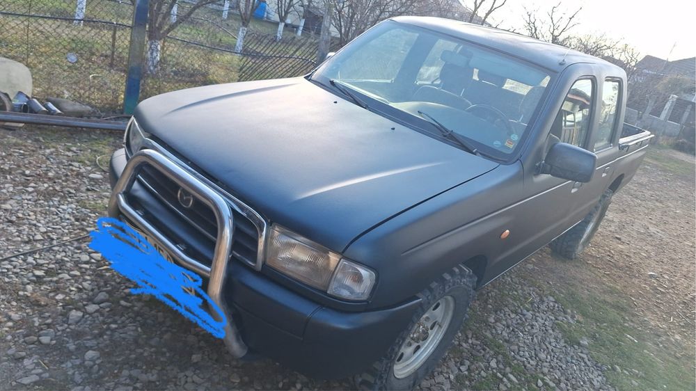 Mazda B 2500  4*4