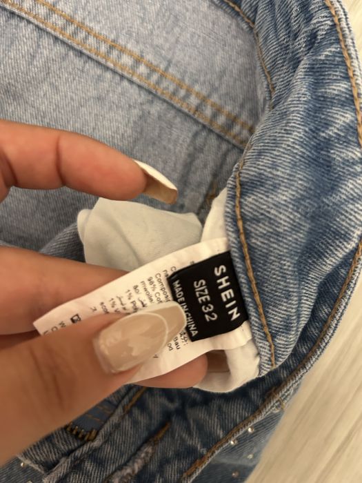 Дънки с камъни