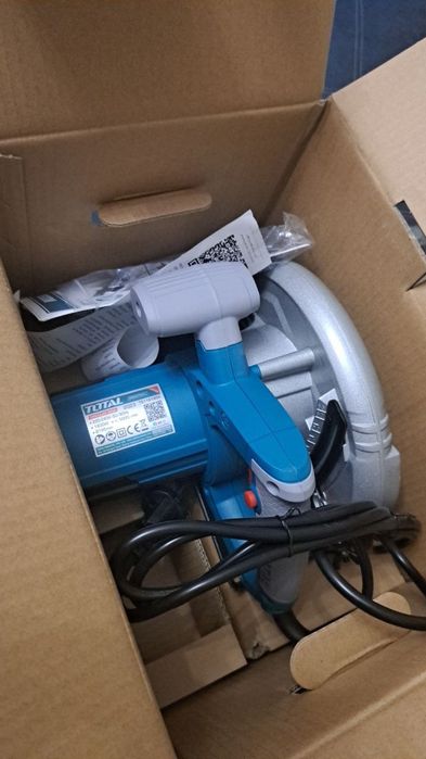 Продаётся церкулярка TOTAL 1600 W