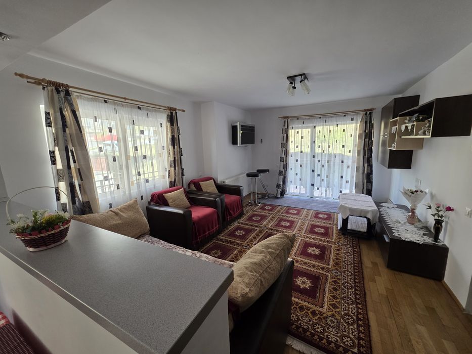 PF închiriez apt 4 cam, et. 1/4, 2 bai, 82 mp + 20 mp 2 balcoane