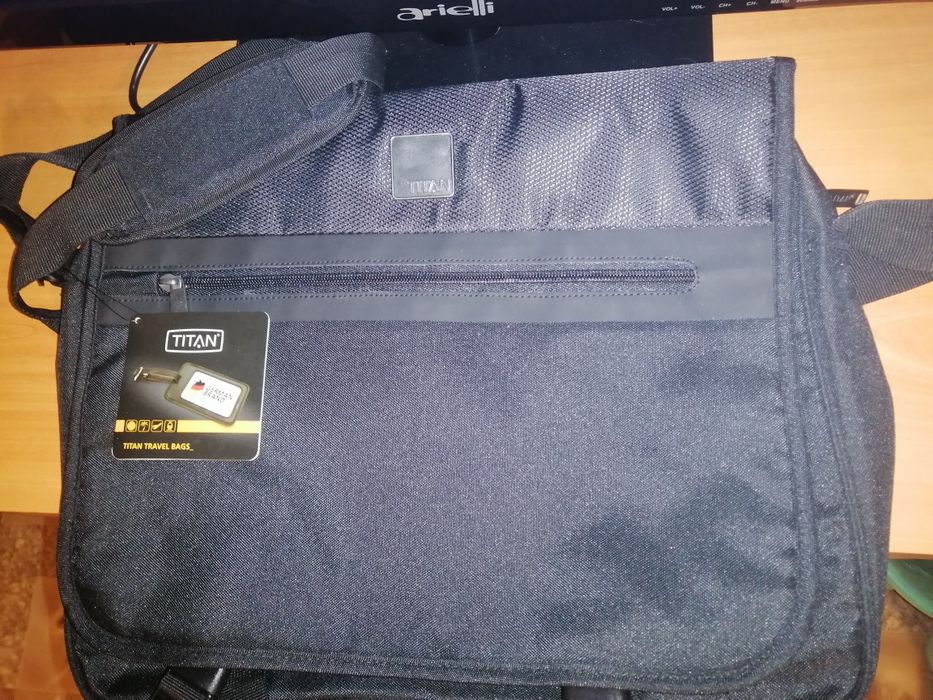 Нова чанта, за лаптоп. Немска с етикет.