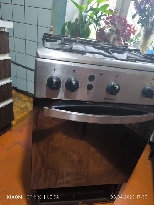 Газовая плита с духовкой
