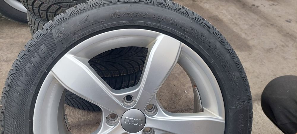 Jenti ww golf 4   , se vând numai jentile fără anvelope  !