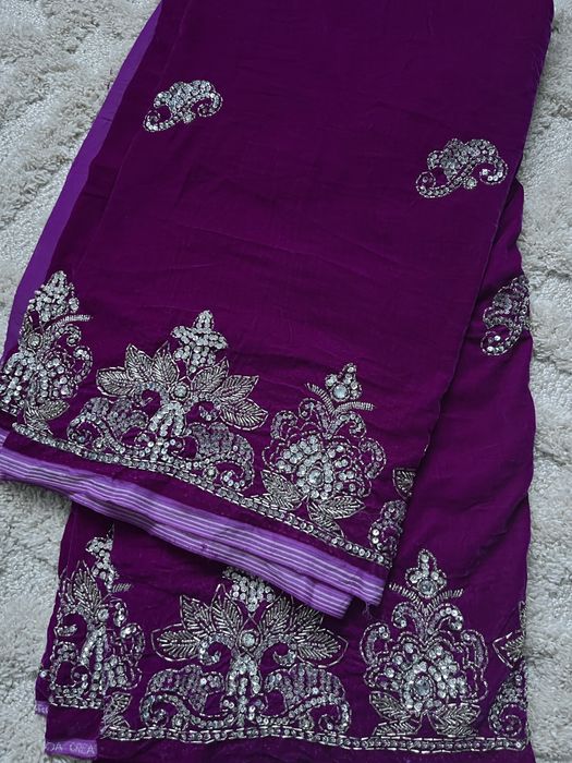 Платове за носии