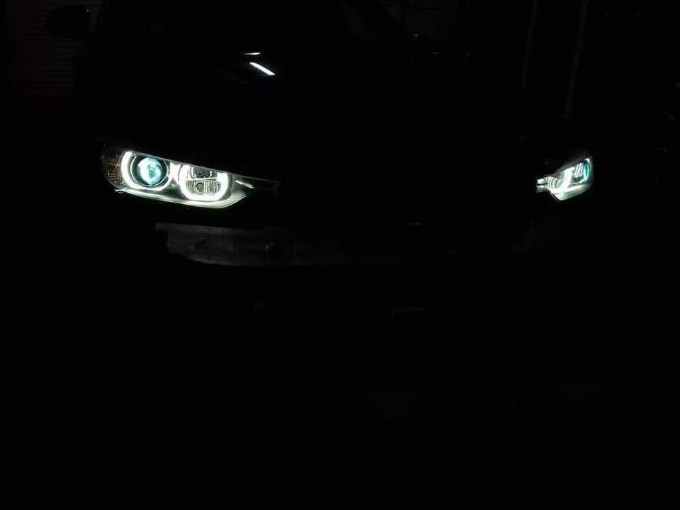 Pachet Far Retrofit BMW F30 Lupe Bixenon+Kit Xenon +Angel Eyes LED