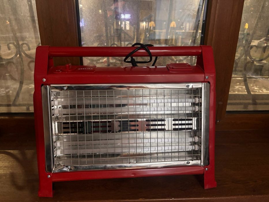 Обогреватель красный