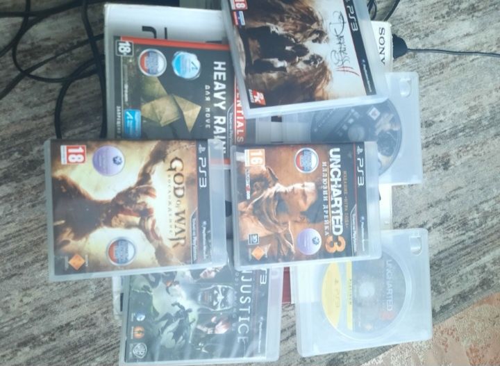 PlayStation3 и много дисков в подарок.