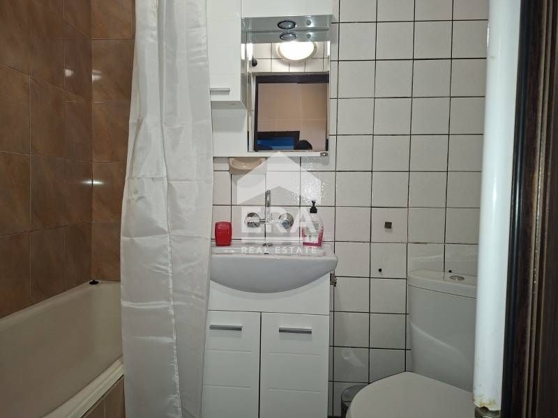 Дава се под наем Двустаен апартамент в Ловеч, Здравец - 67 кв.м за 357 € - Снимка #8