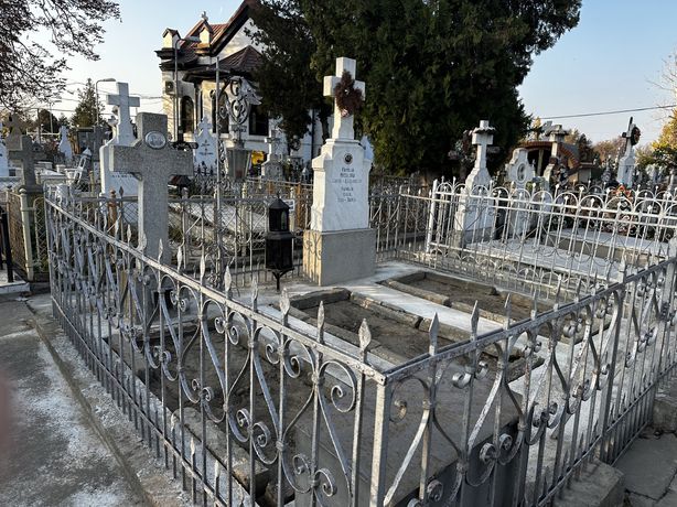 Vand loc de veci “Cimitirul central” Calarasi