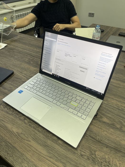 Asus VivoBook ноутбук в отличном состоянии