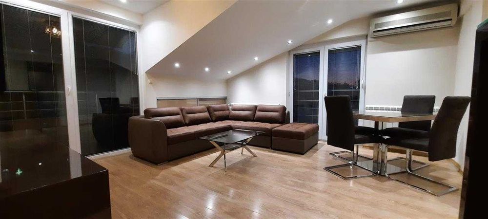 Дава се под наем Двустаен апартамент в Бургас, Възраждане - 58 кв.м за 229.5 € - Снимка #1