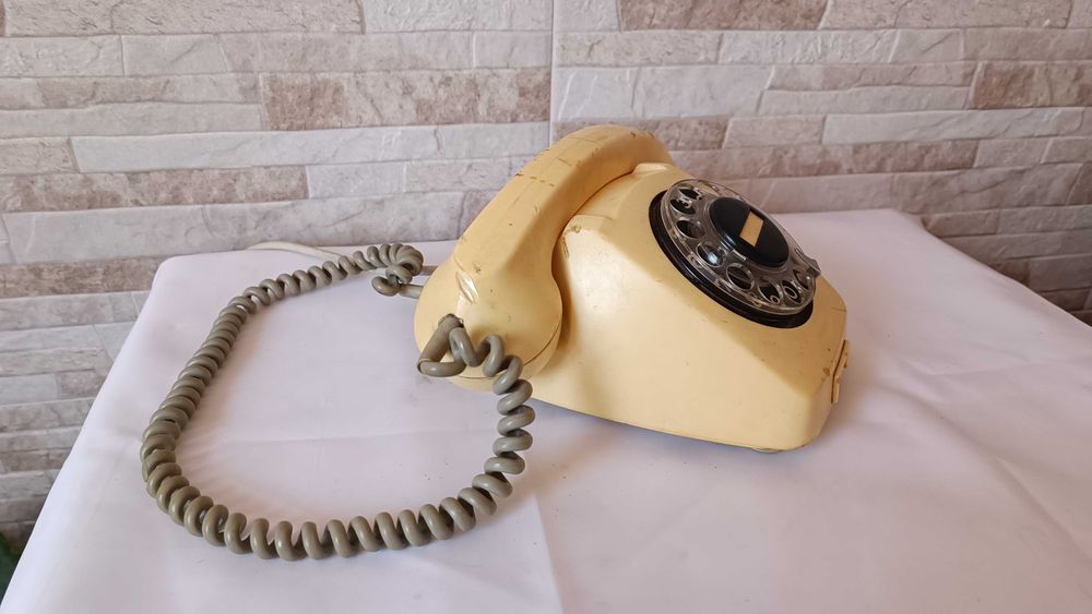 Стар български телефон със слушалка - РЕСПРОМ - ТА100