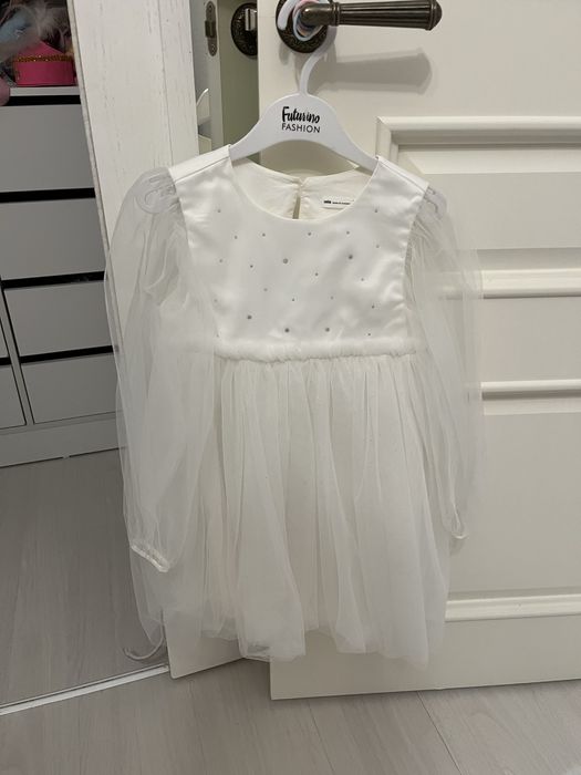 Продаю детские платья  на девочку