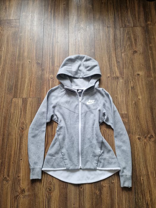 Страхотно дамско спортно горнище NIKE размер XS