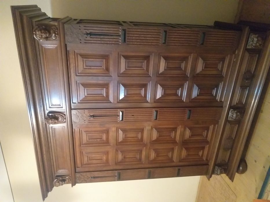 Dulap antic lemn masiv