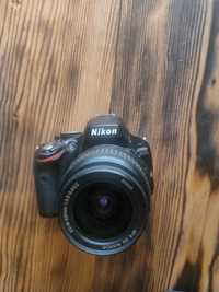 Nikon d5100  și obiectiv 18-55 mm