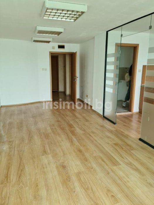 Под наем офис, €414, 69кв.м. в Център