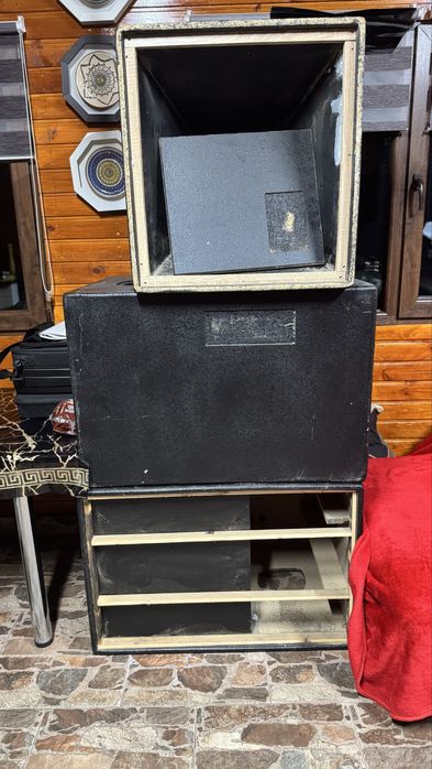 Vand cutii/incinte de dynacord xa2 mochetat