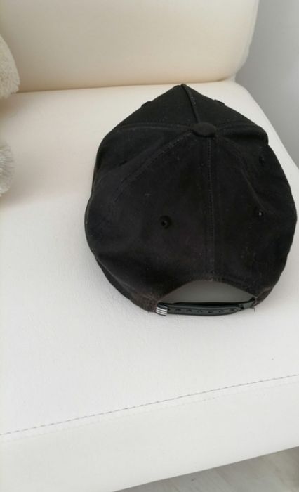 Vand Șapcă firma sport/fashion noua produs de calitate import.