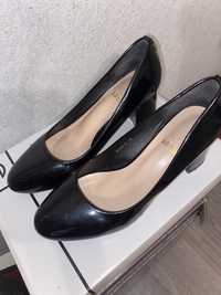 Туфли черные продам