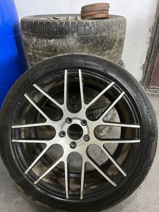 Продам диски с покрышками 19