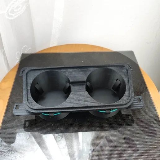 Cupholder за BMW E90 / E91 – поставка за чаши на мястото на пепелника