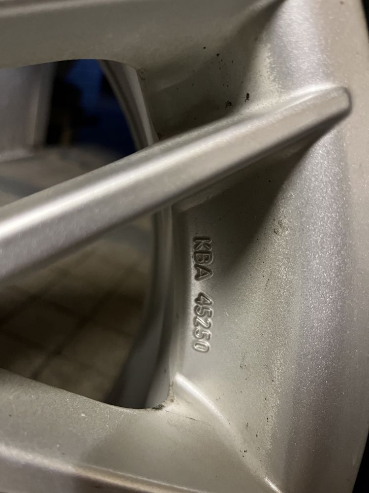 Jante 5x100 17” cu cauciucuri de vara 225/45 R17