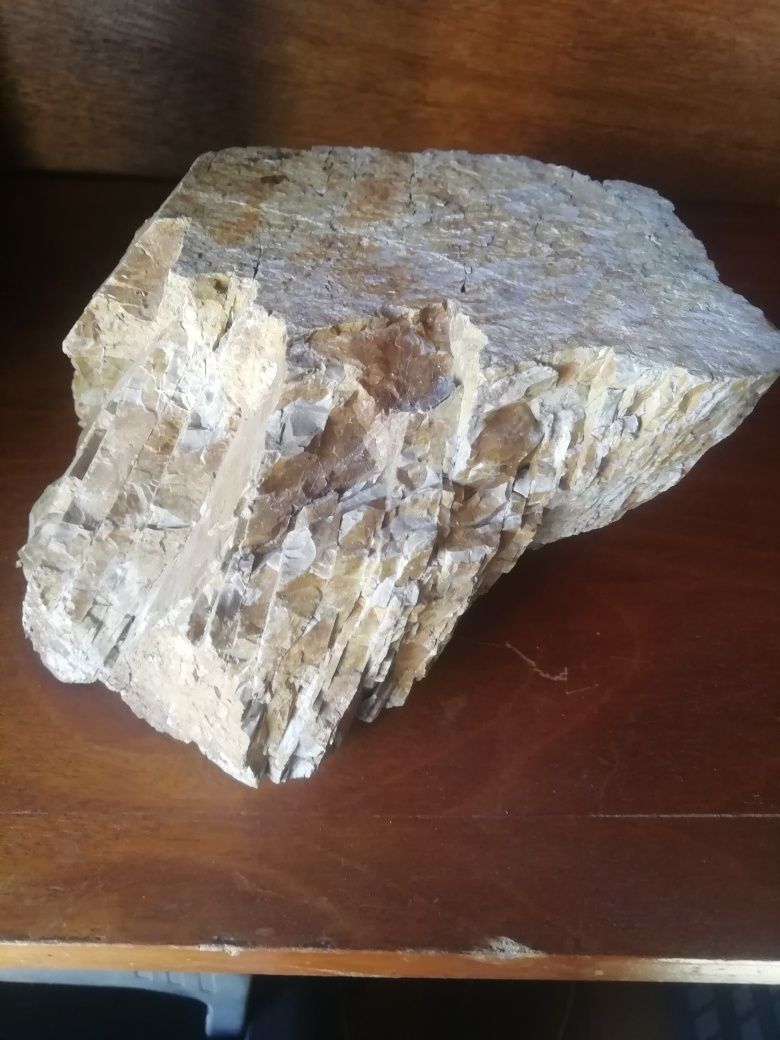 Pietre sau  ce-o fi