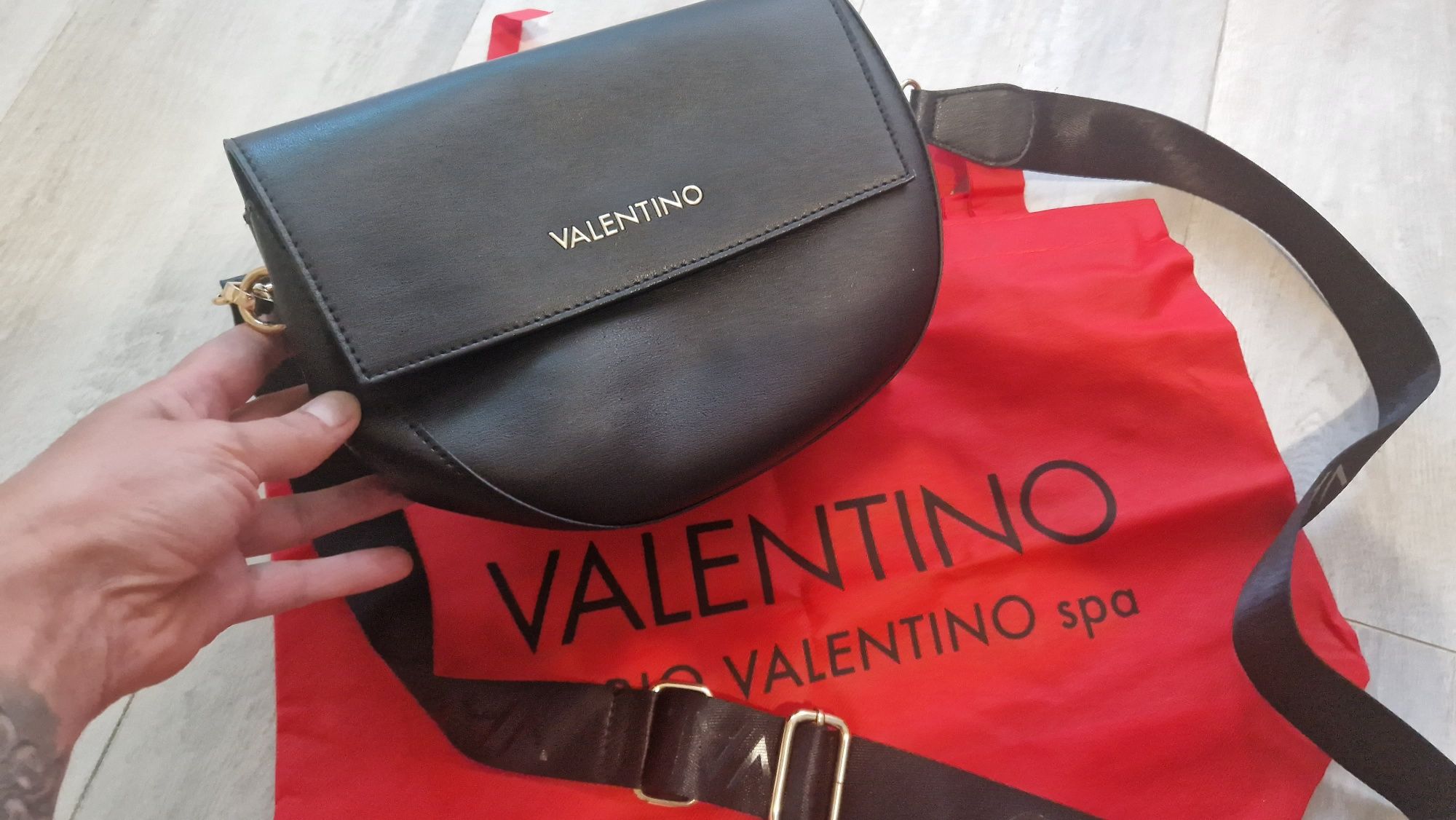 Valentino оригинална чанта
