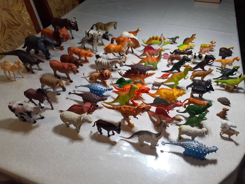 Продам игрушки животные