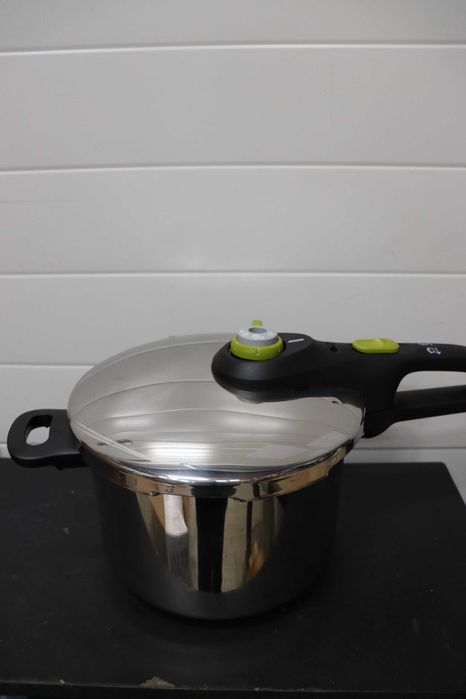 Тенджера под налягане Tefal Secure 5 NEO, 6л