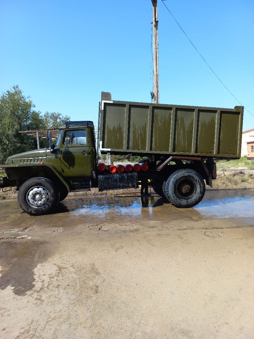 Урал самосвал 375