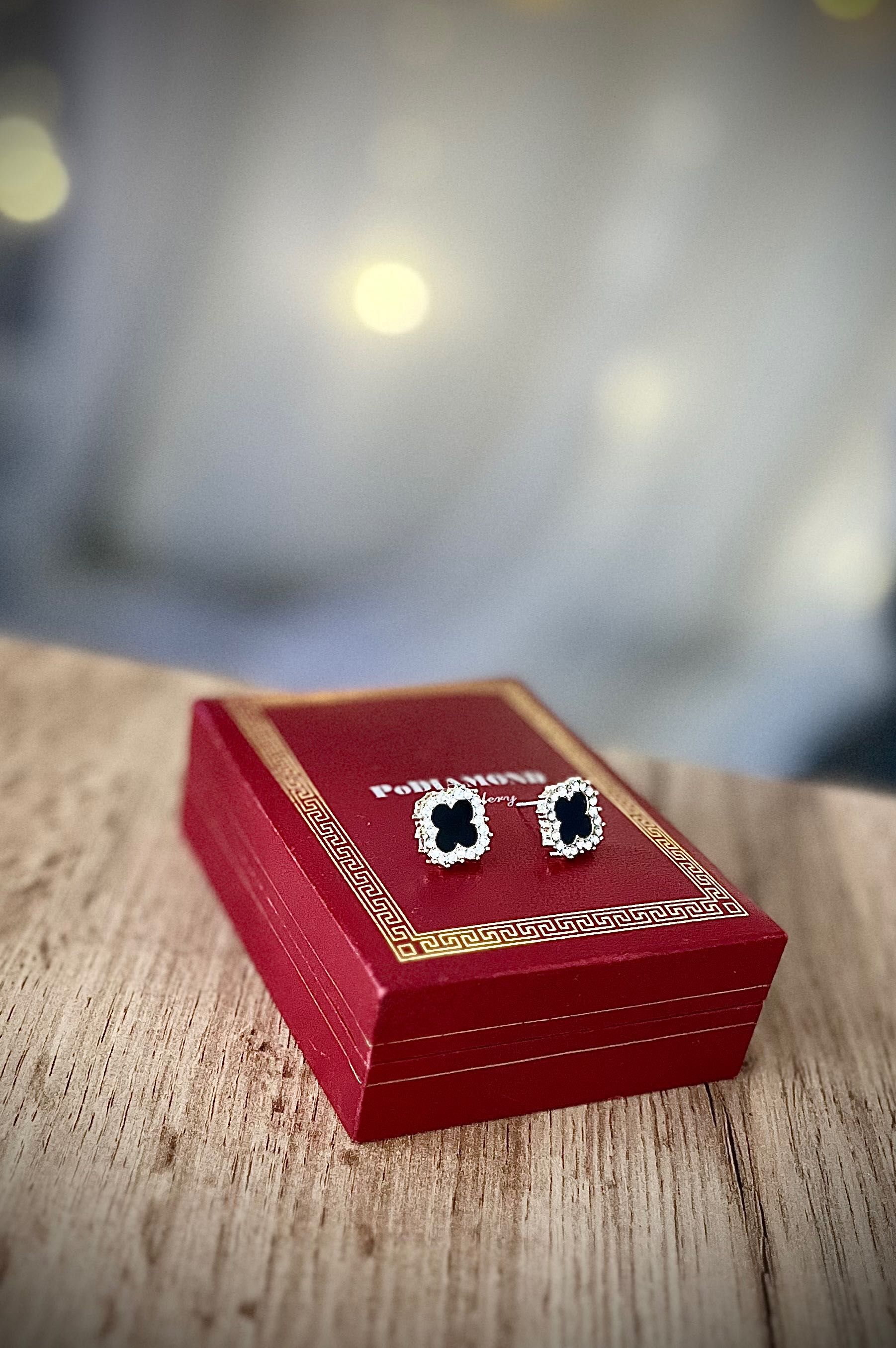 Обеци в стила на Van Cleef. Ван клиф