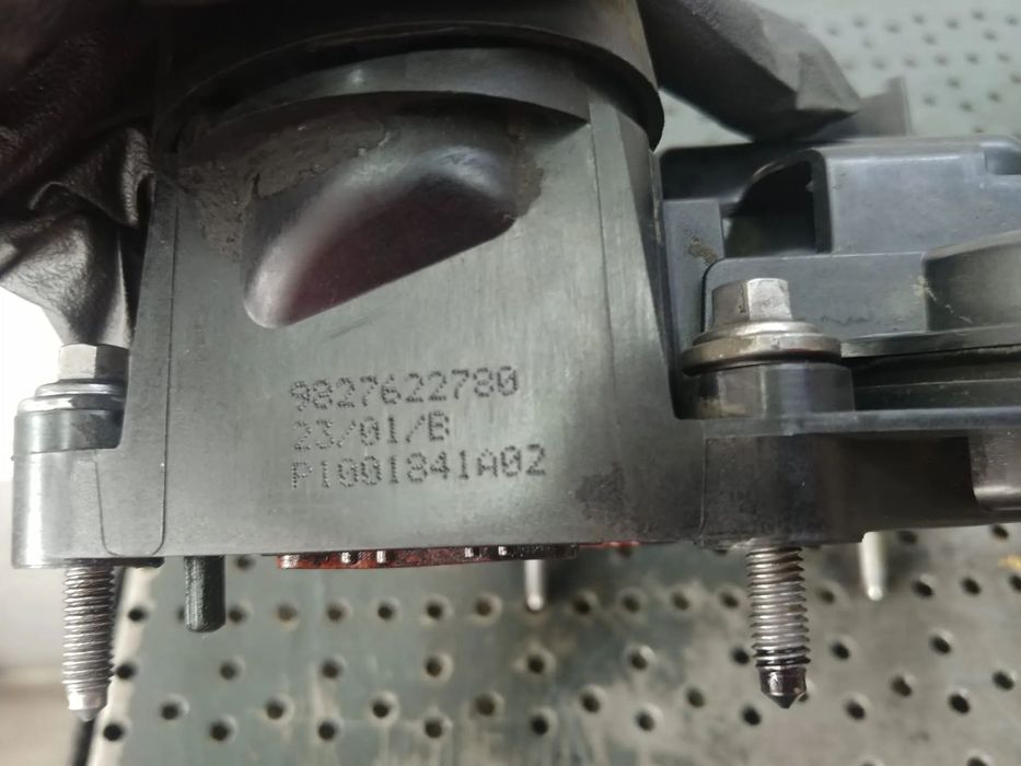 capac culbutori  1.5 hdi yh01 peugeot 3008 9827622780