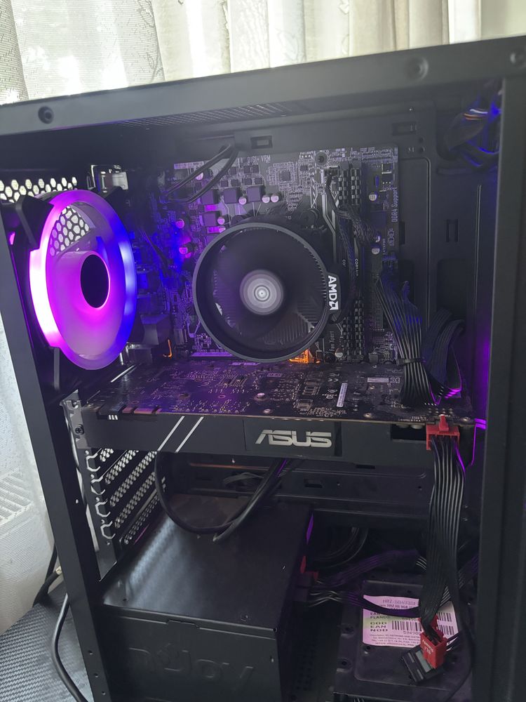 Pc gaiming intreg sau pe piese