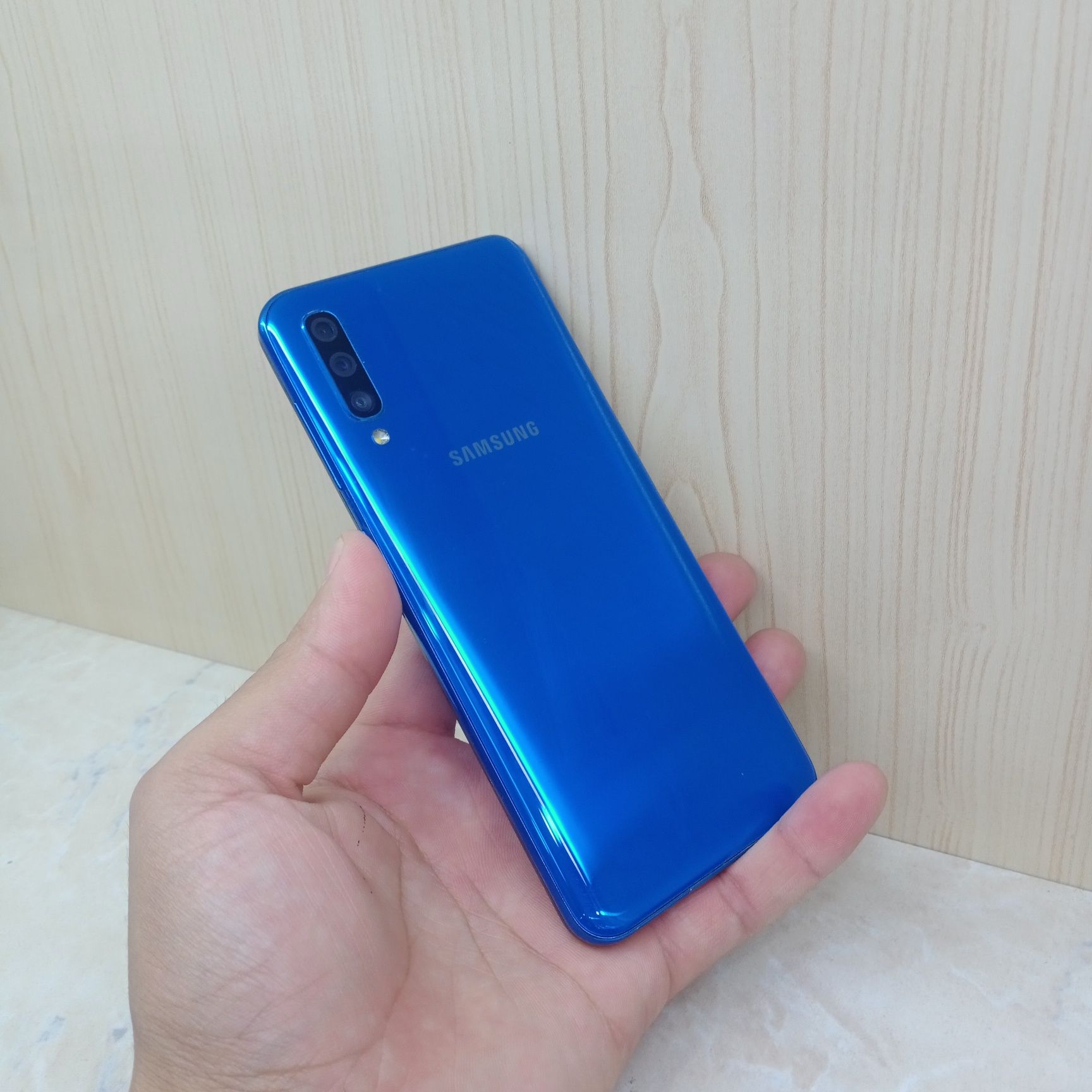 Samsung A50 srochna sotiladi