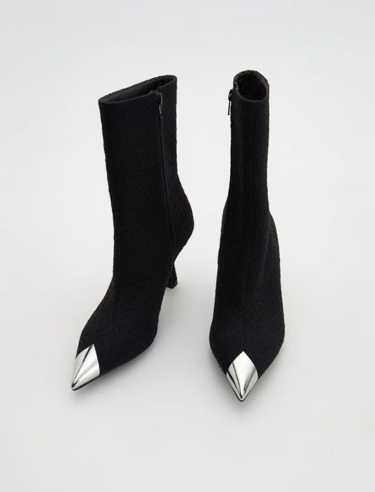 Reserved pantofii cizme 39.5